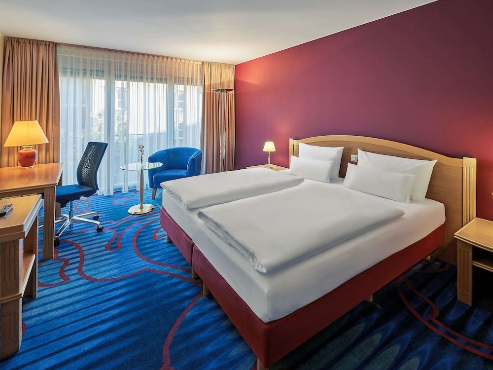 Mercure Hotel Berlin Tempelhof featured 3