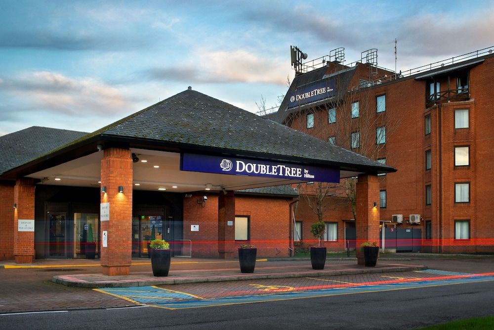 DoubleTree by Hilton Manchester Airport 2