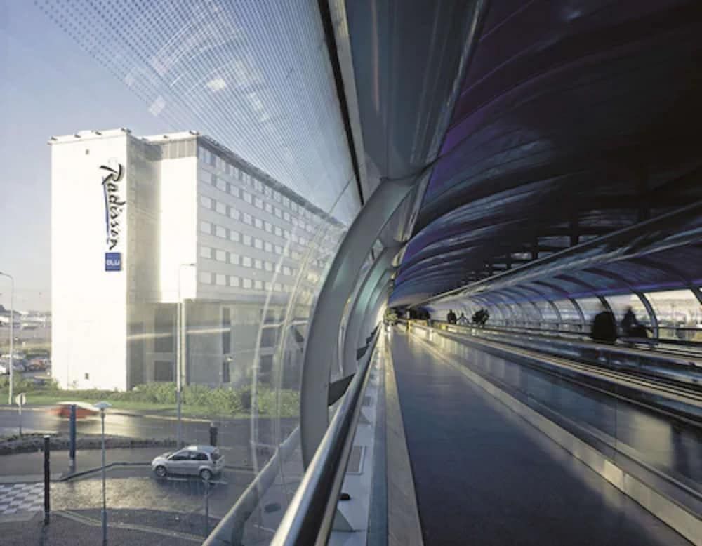 Radisson Blu Hotel Manchester, Airport 2