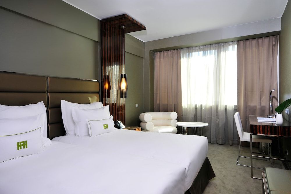 Altis Grand Hotel Deluxe Double Room 3