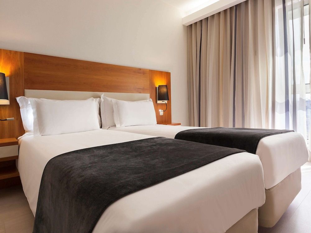 Mercure Lisboa Hotel Standard Twin Room, 2 Twin Beds 3