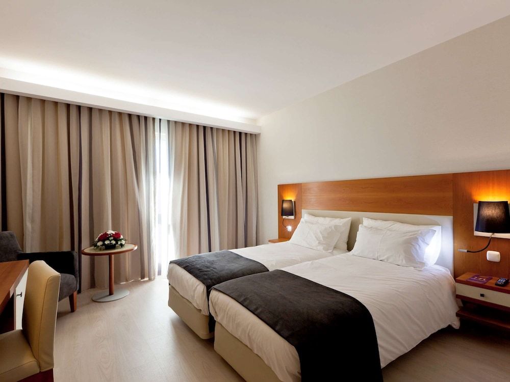 Mercure Lisboa Hotel Standard Twin Room, 2 Twin Beds 2