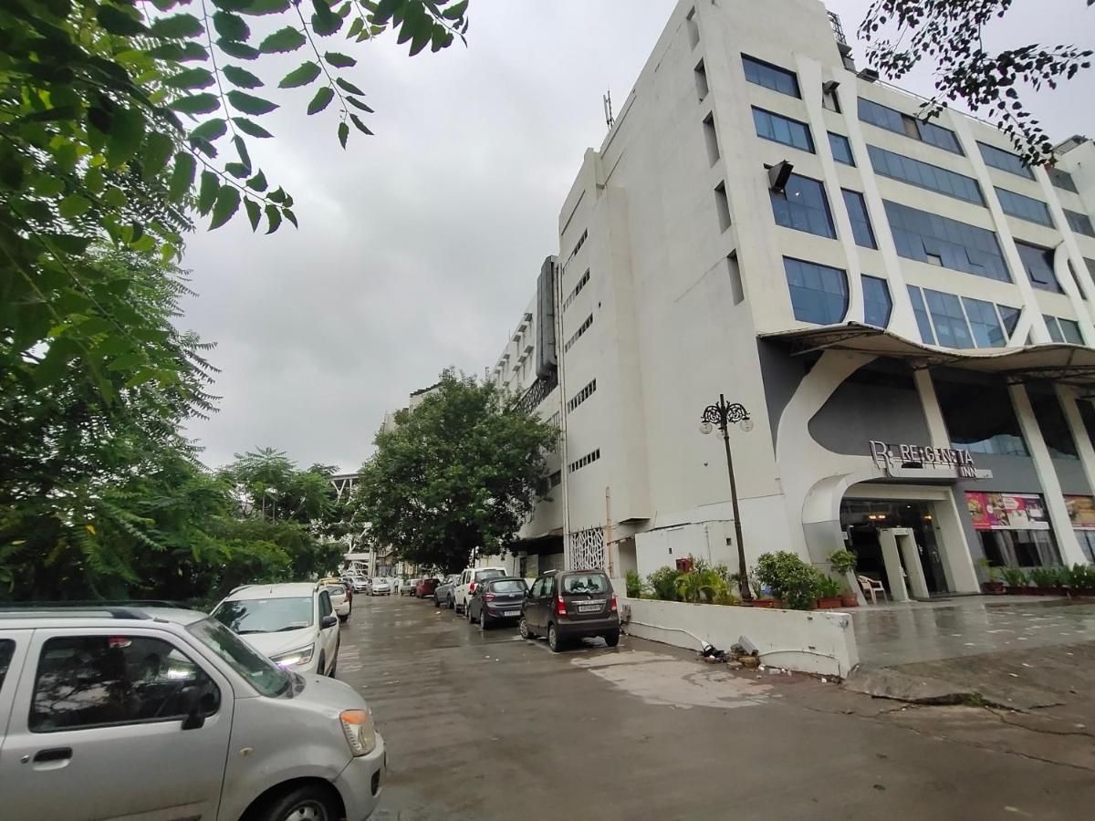 Regenta Inn Vadodara, 500m from Railway Station others 2