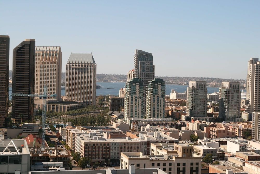 Hampton Inn San Diego-Downtown 5