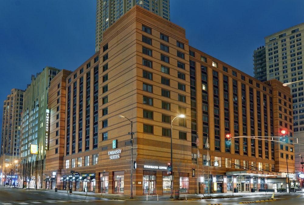 Embassy Suites by Hilton Chicago Downtown River North exterior_detail