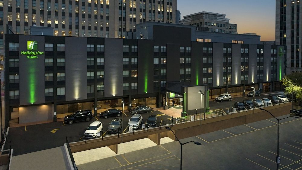 Holiday Inn & Suites Chicago - Downtown, an IHG Hotel 2