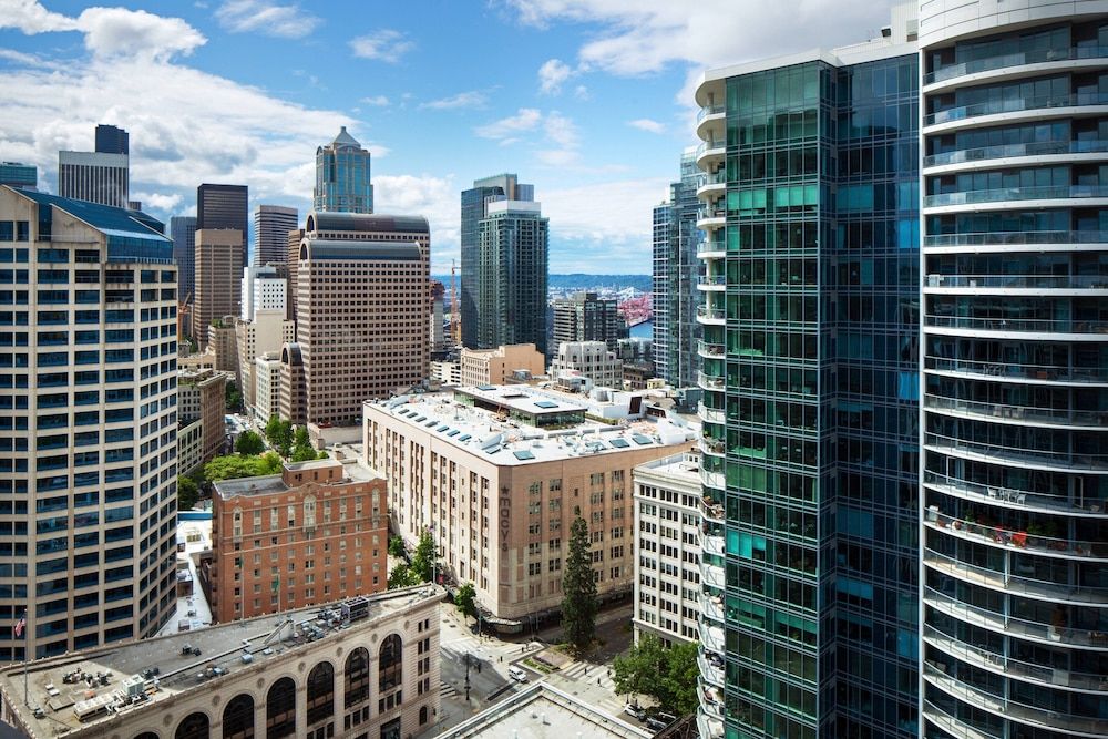 The Westin Seattle Premium Room, 1 King Bed with Sofa bed, City View 4