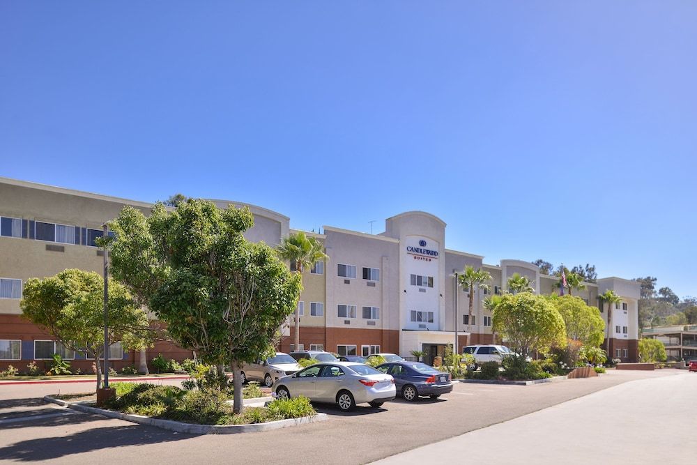 Candlewood Suites San Diego, an IHG Hotel 3