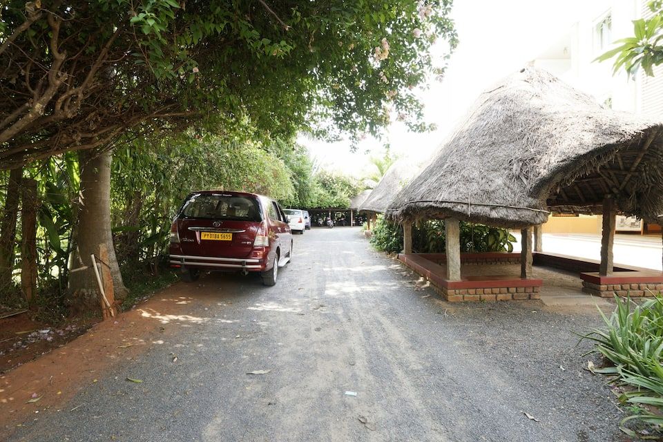 Mango Hill Pondicherry parking_area