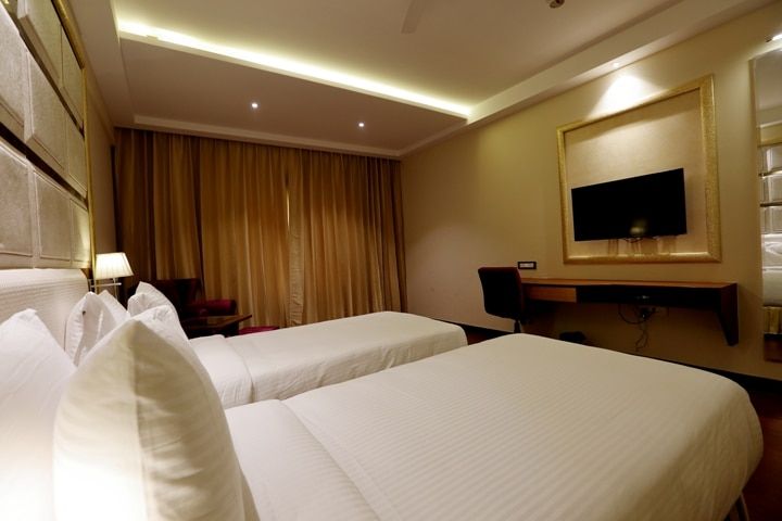 Kasturi Orchid Deluxe Room 11