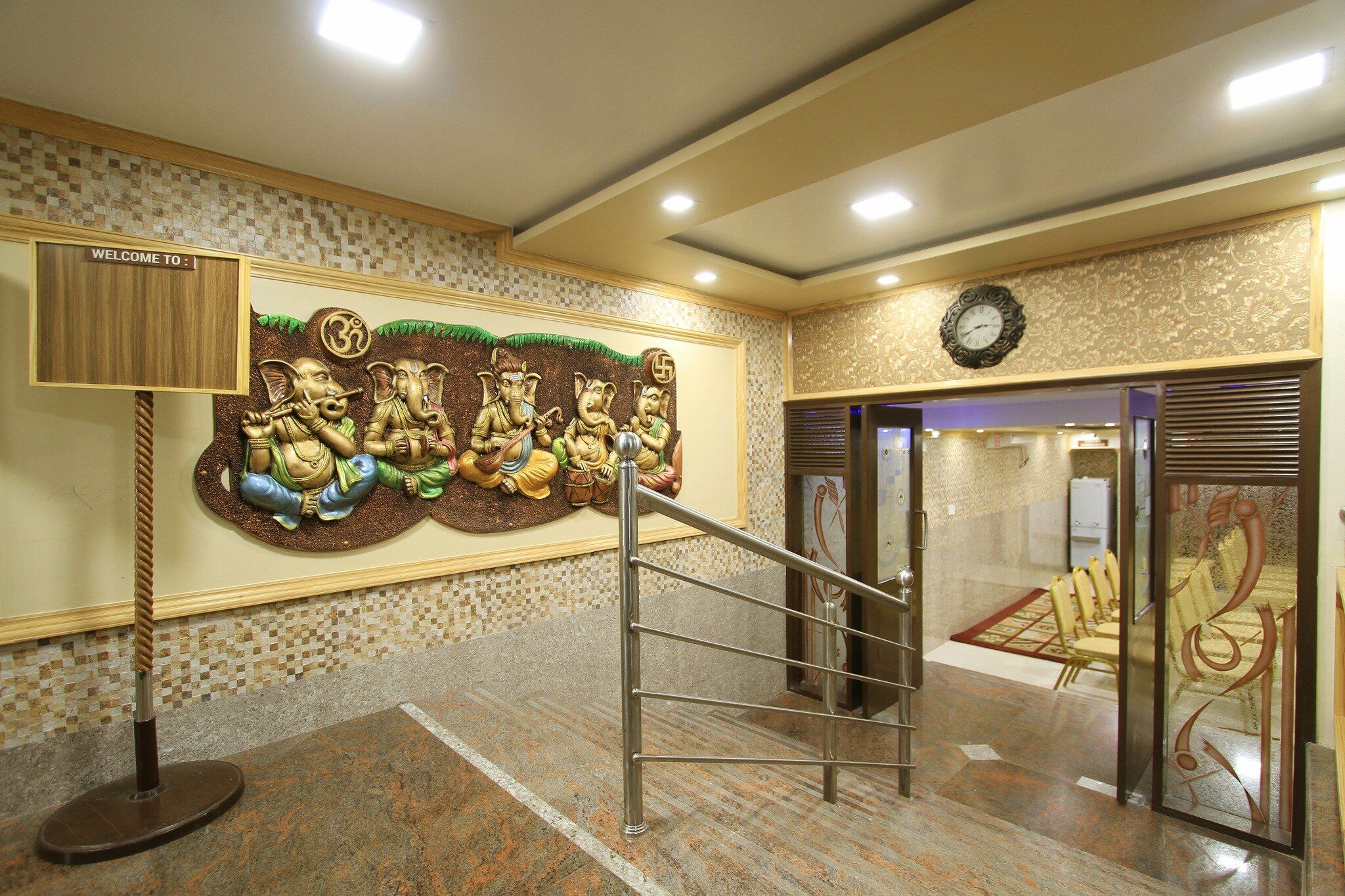 undefined Bluemoon Log-Inn 5