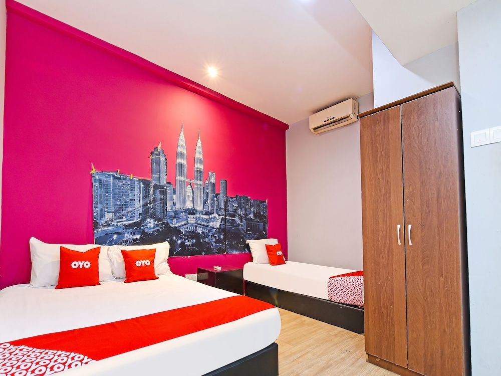 OYO 90138 Hotel Elwarda Klcity