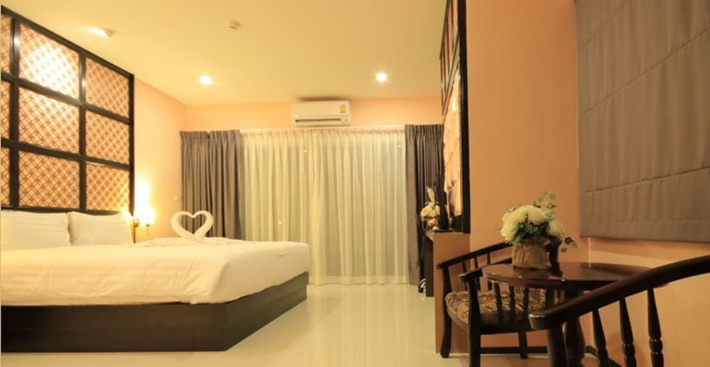 Phuket Chinoinn Hotel Standard Double Room 2