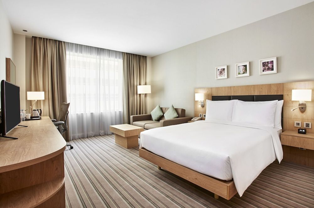 Hilton Garden Inn Dubai, Mall Avenue 5