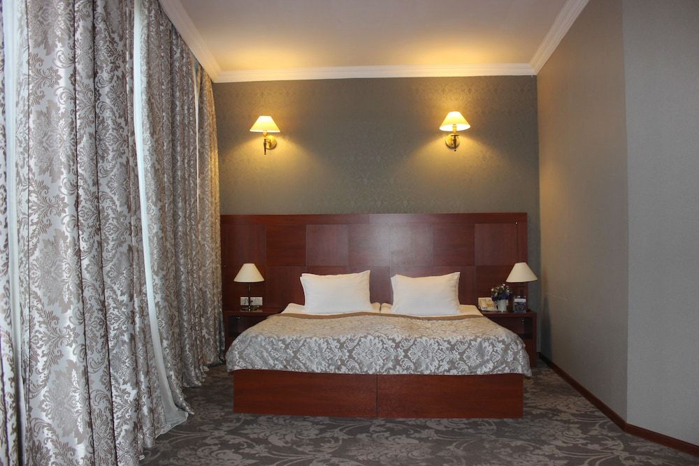 Astoria Tbilisi Hotel featured 2