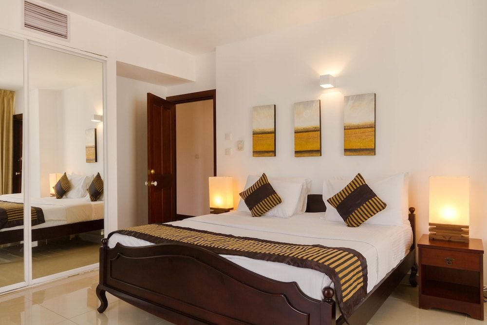 Colombo Residencies room