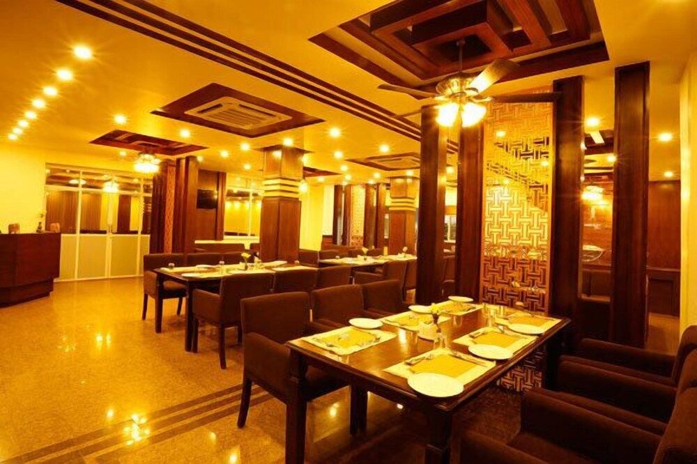 Mahadev Hotel 5