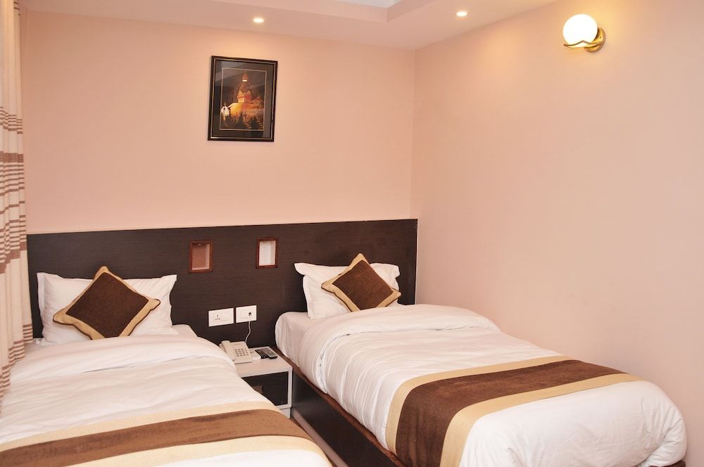 Lemon Tree Hotel Deluxe Twin Room, 2 Twin Beds 3