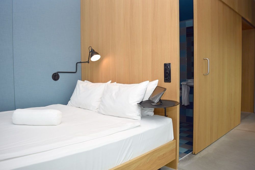 Placid Hotel Design & Lifestyle Zurich Sunrise Corner Room 4