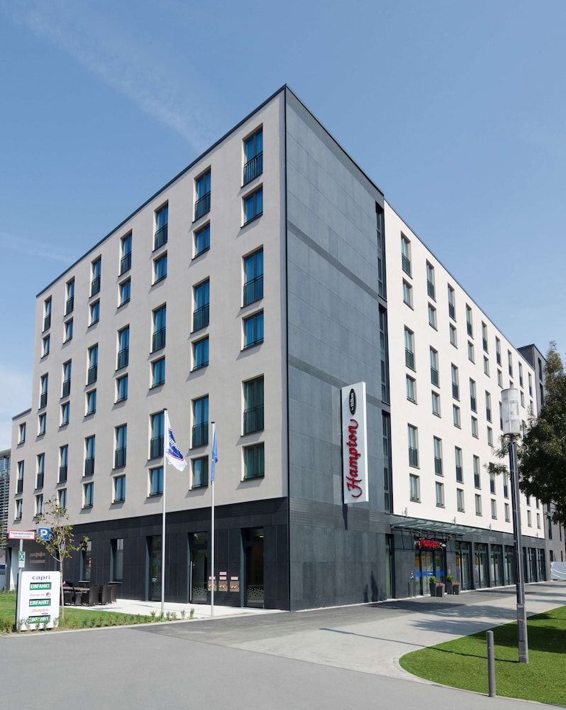 Hampton by Hilton Frankfurt City Centre 2