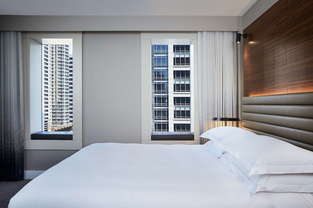 Hilton Sydney Room, 1 King Bed (Guest) 4