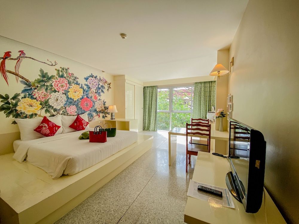 Sino House Phuket Hotel Deluxe Room 7