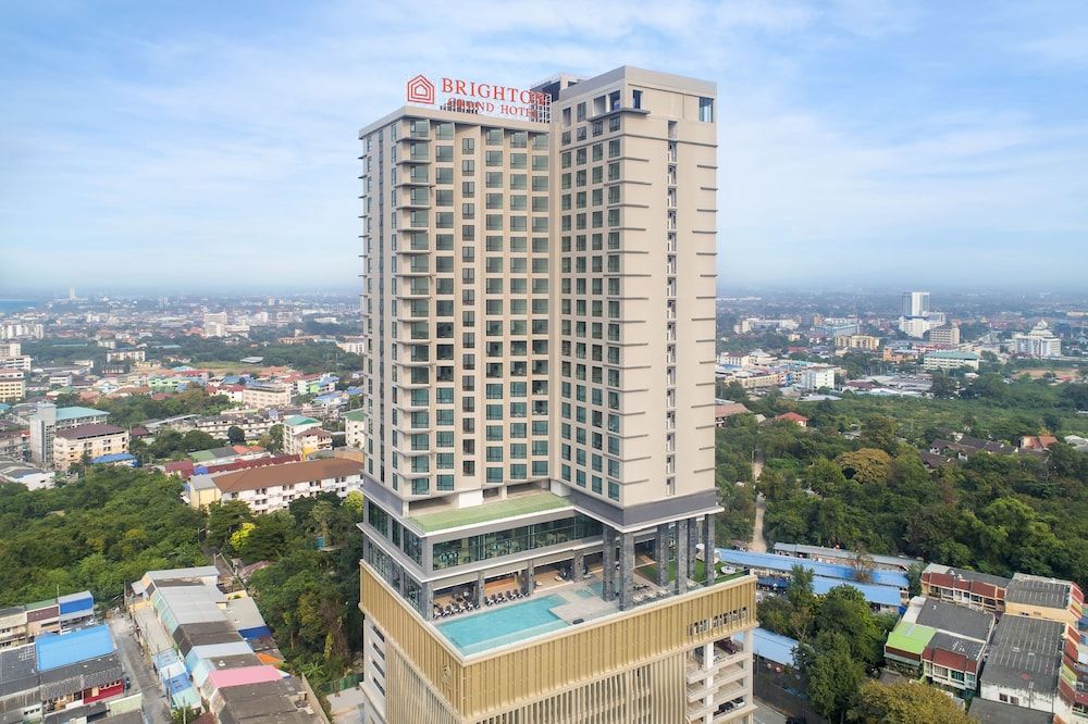 Brighton Grand Hotel Pattaya Deluxe Room, City View 4