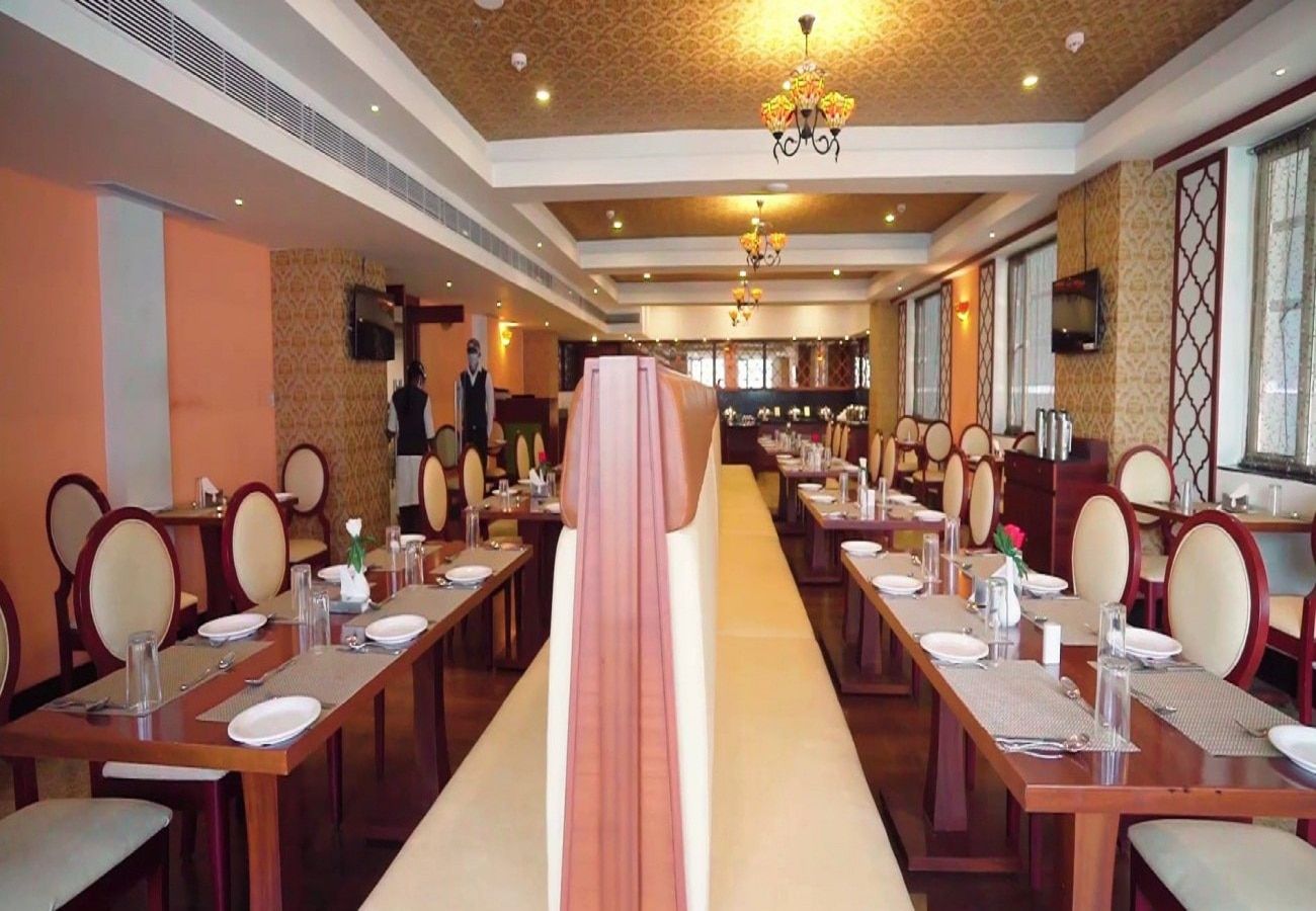 Food & Dining