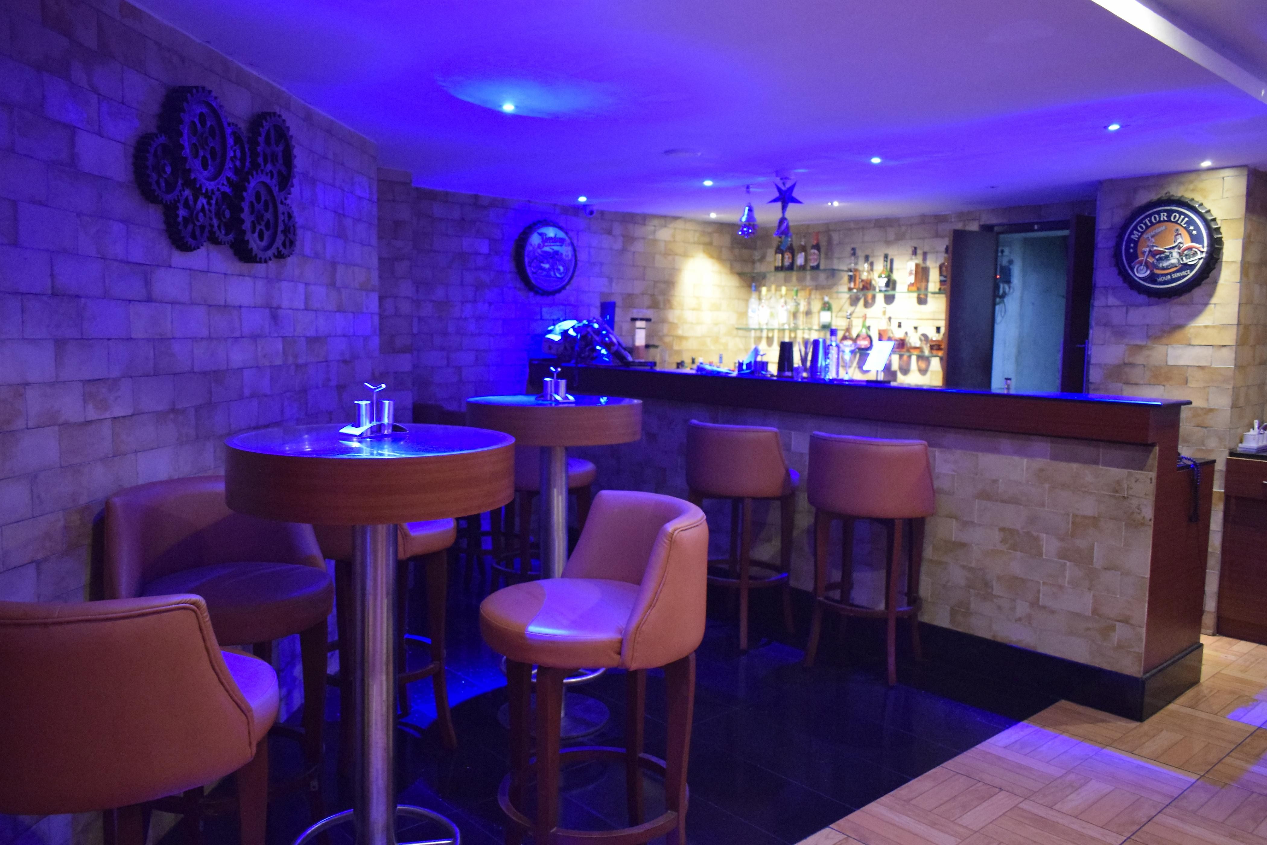Food & Dining
