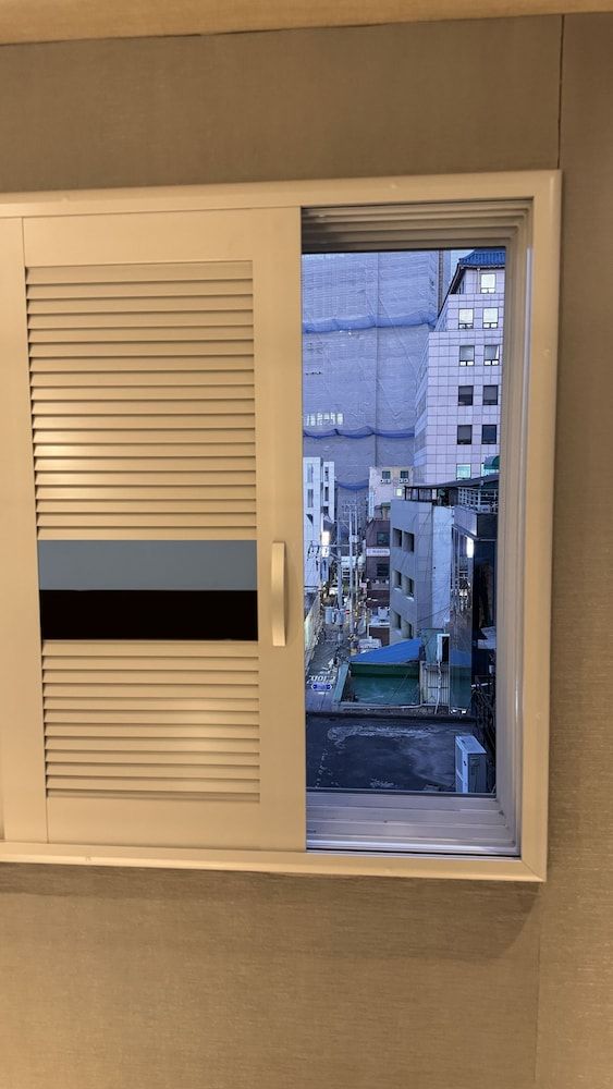 Myeongdong New Stay Inn Deluxe Quadruple Room 9