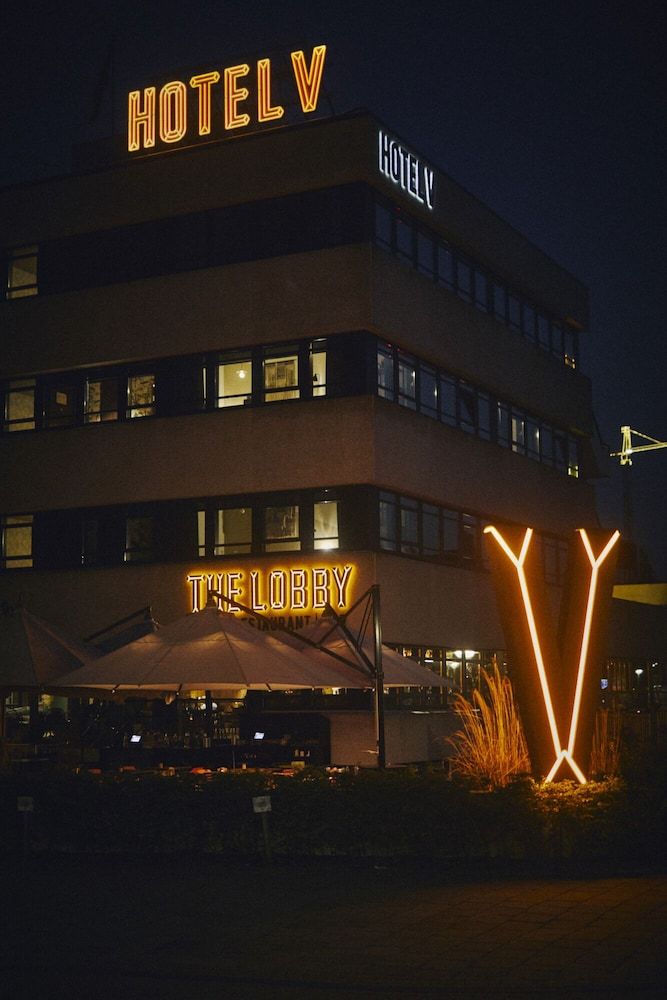 Hotel V Fizeaustraat facade 5