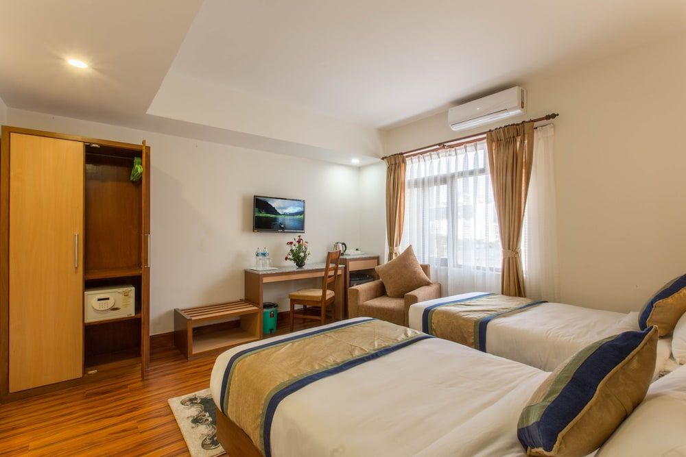 Oasis Kathmandu Hotel Deluxe Twin Room, 2 Twin Beds, Private Bathroom, City View 3