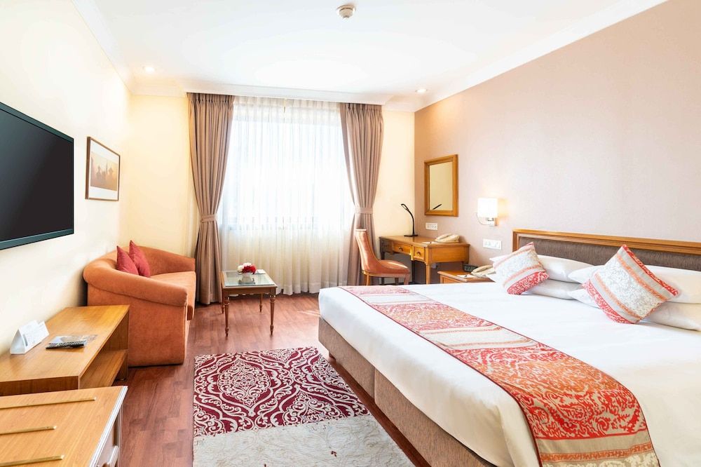 The Soaltee Kathmandu Executive Room, 1 King Bed 2