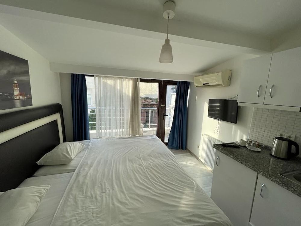 Royal Pera Taksim Standard Double Room 2