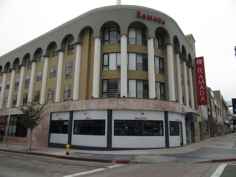 Ramada by Wyndham Los Angeles/Koreatown West 2