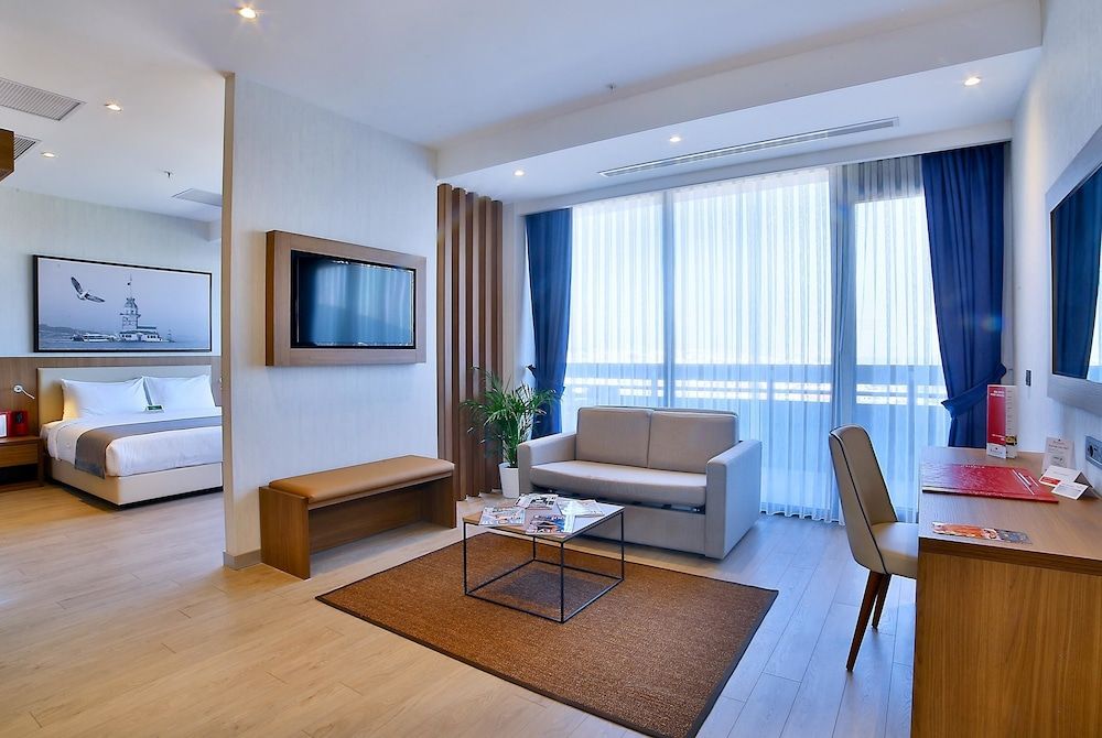 Ramada by Wyndham Istanbul Old City featured 4