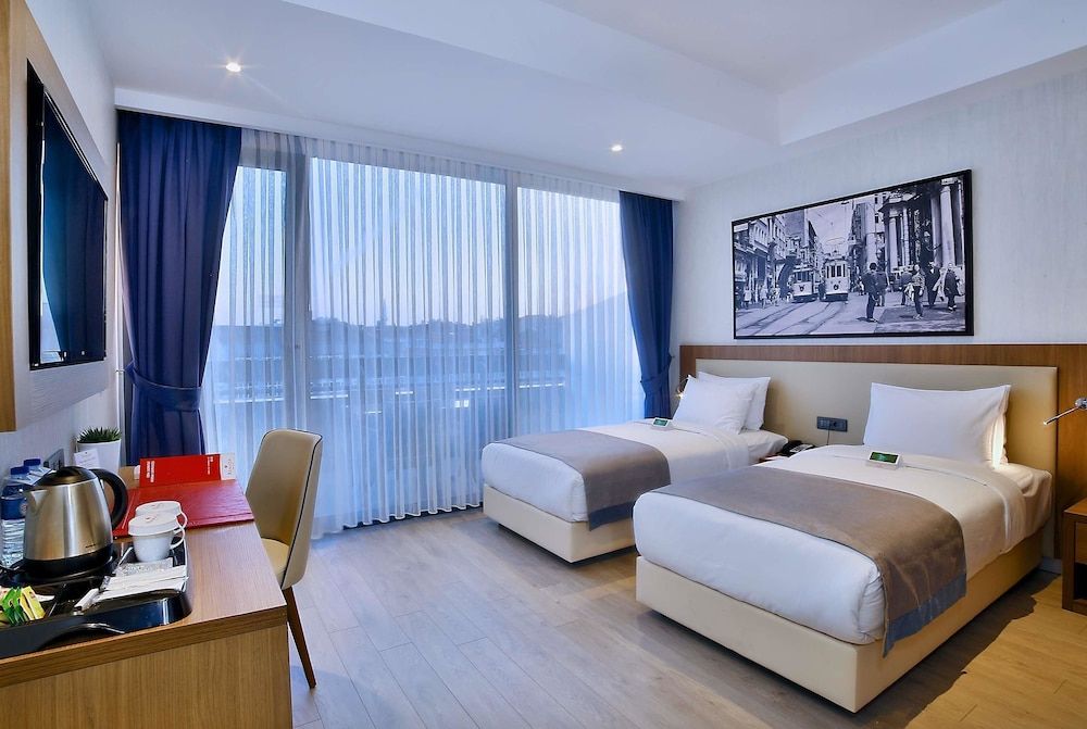 Ramada by Wyndham Istanbul Old City featured 3