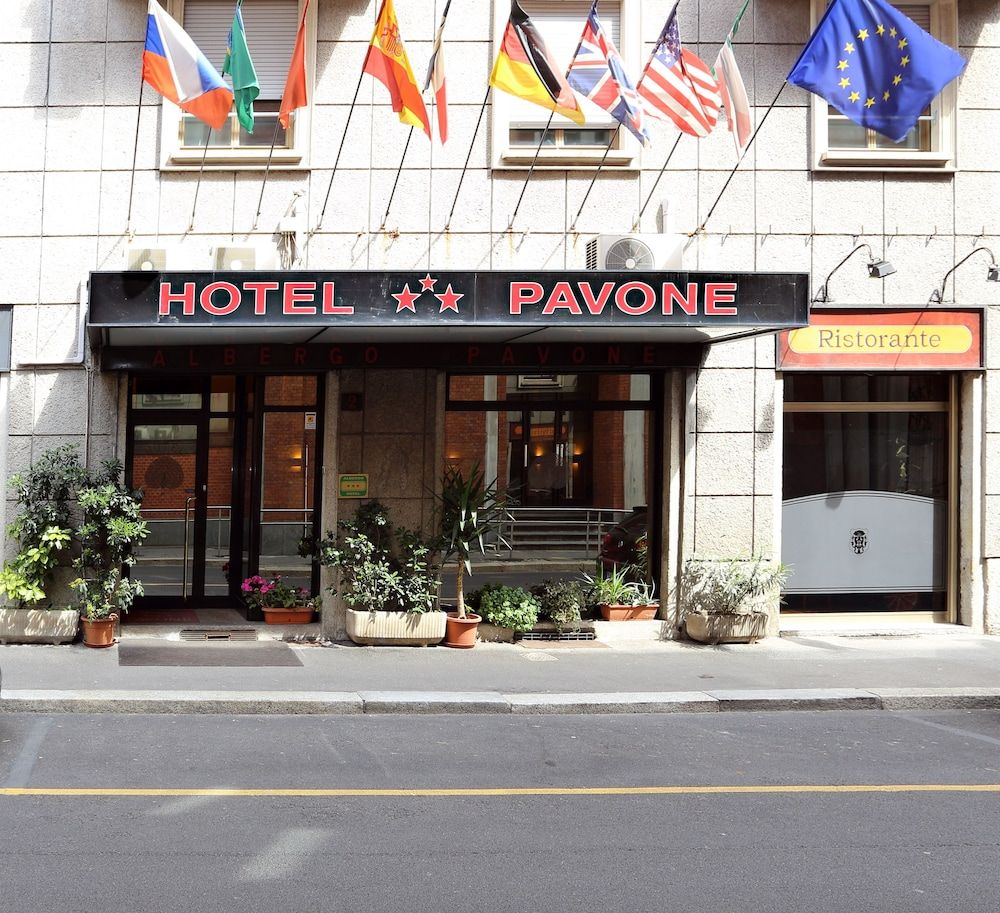 Hotel Pavone facade