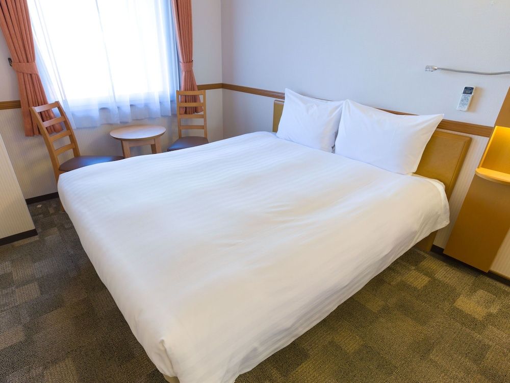 Toyoko Inn Kyoto Gojo-omiya Standard Double Room, Smoking 2