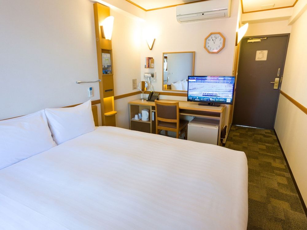 Toyoko Inn Kyoto Gojo-omiya Standard Double Room, Smoking 3