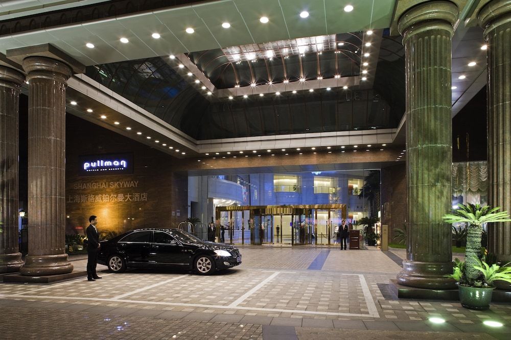 Pullman Shanghai Central entrance