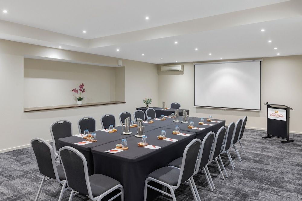 Hotel Grand Chancellor Melbourne meeting_room 3