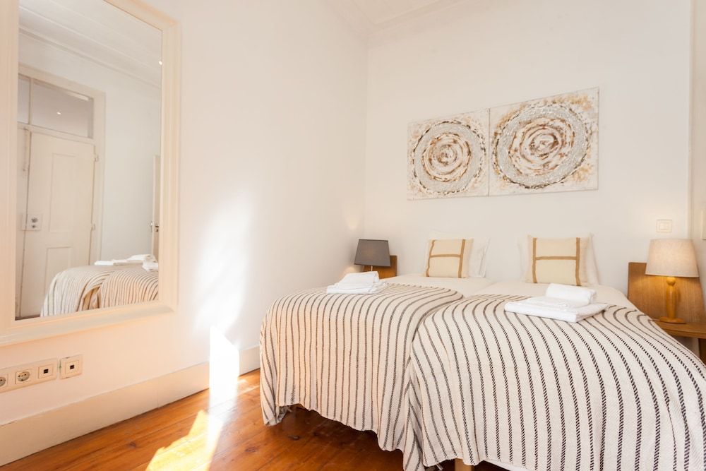 Tejo Vintage Three-Bedroom Apartment - by LU Holidays 3