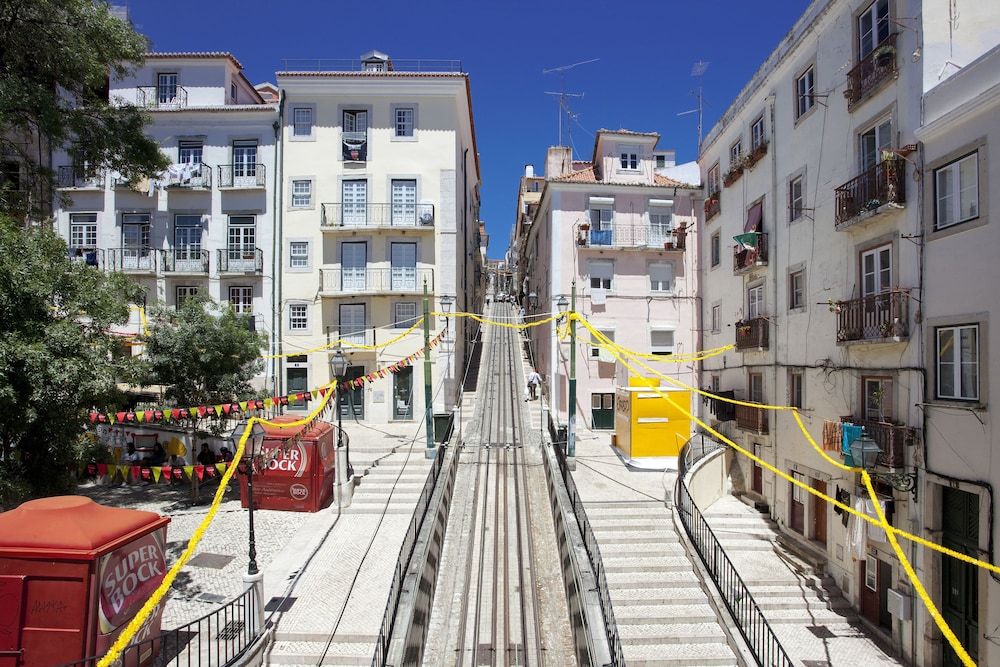 Lisbon Serviced Apartments - Ascensor da Bica 2