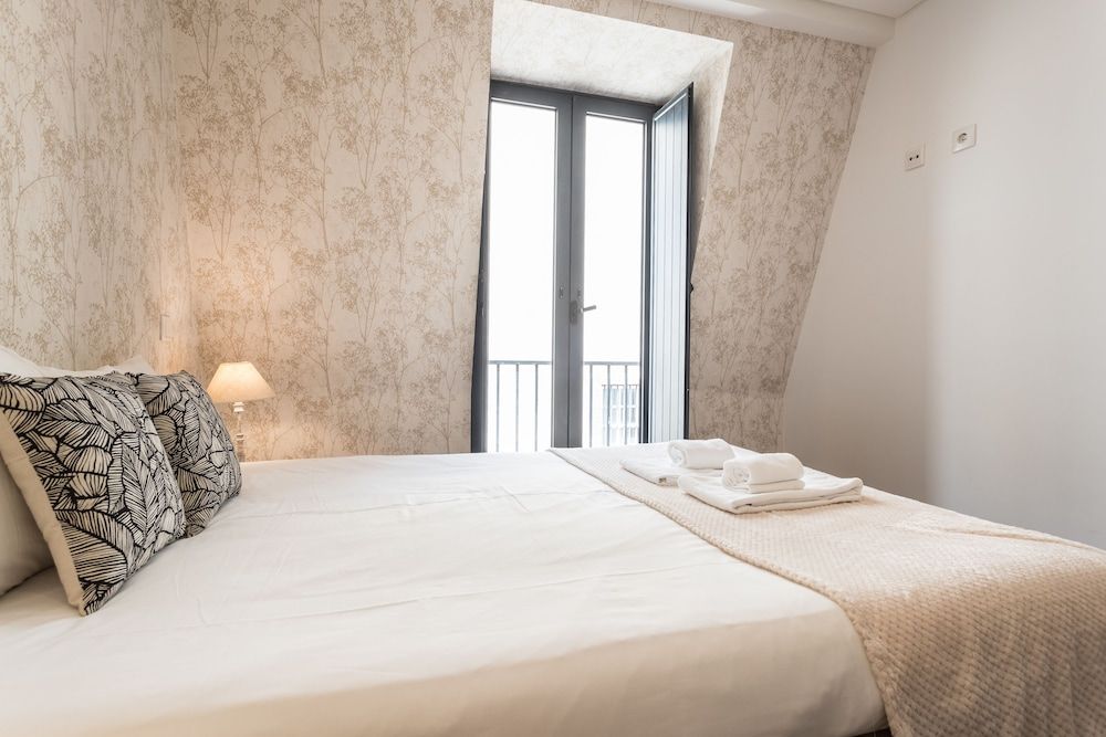 Rossio Penthouse Three-Bedroom Apartment w/ River View and Parking - by LU Holidays room 4