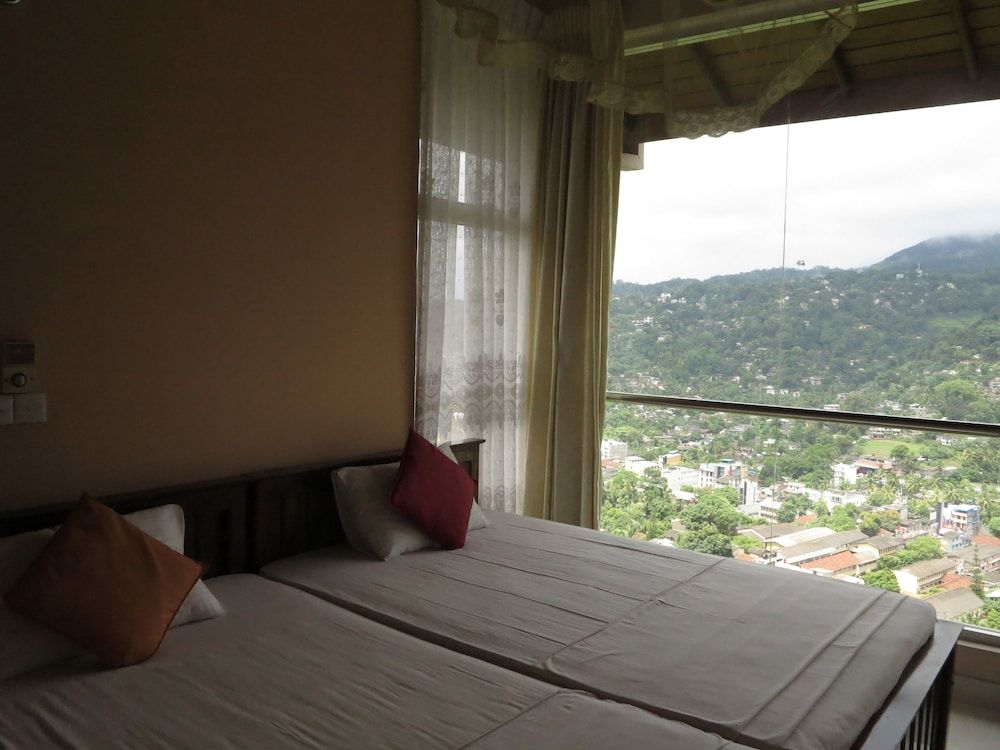 Kandy View Garden Hotel 5