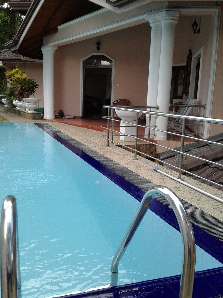 Kandy View Garden Hotel 2