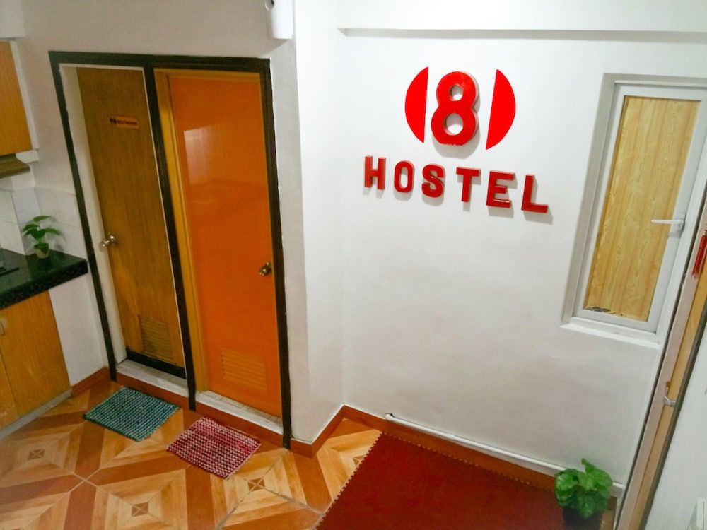 8Hostel Basic Single Room 27