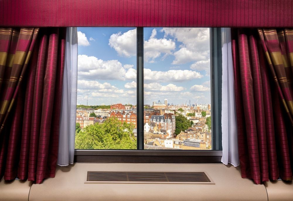 Copthorne Tara Hotel London Kensington Standard Double Room 4