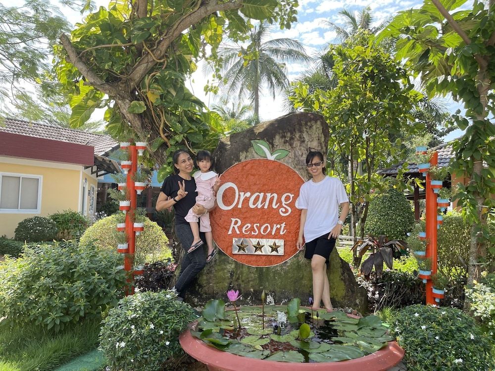 Orange Resort 3